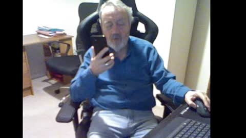 Snapshot of erasmus_d chatting on 14, 1, 2025 erasmus_d online show from 14, 1, 2025