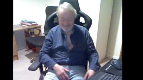 Snapshot of erasmus_d chatting on 19, 1, 2025 erasmus_d online show from 19, 1, 2025