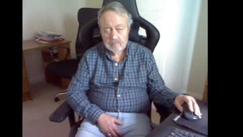 Snapshot of erasmus_d chatting on 27, 1, 2025 erasmus_d online show from 27, 1, 2025