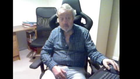 Snapshot of erasmus_d chatting on 19, 2, 2025 erasmus_d online show from 19, 2, 2025