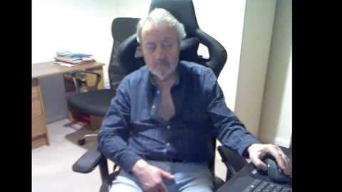 Snapshot of erasmus_d chatting on 22, 2, 2025 erasmus_d online show from 22, 2, 2025