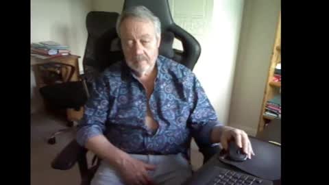 Snapshot of erasmus_d chatting on 8, 3, 2025 erasmus_d online show from 8, 3, 2025