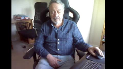 Snapshot of erasmus_d chatting on 11, 3, 2025 erasmus_d online show from 11, 3, 2025