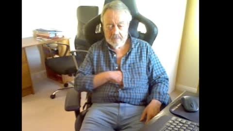 Snapshot of erasmus_d chatting on 11, 10, 2025 erasmus_d online show from 11, 10, 2025