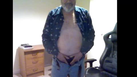 Snapshot of erasmus_d chatting on 19, 10, 2025 erasmus_d online show from 19, 10, 2025