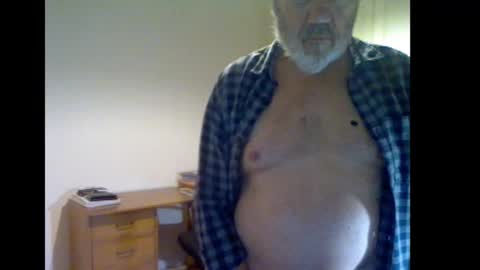 Snapshot of erasmus_d chatting on 23, 10, 2025 erasmus_d online show from 23, 10, 2025