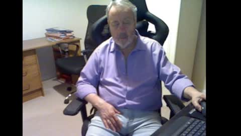 Snapshot of erasmus_d chatting on 26, 10, 2025 erasmus_d online show from 26, 10, 2025