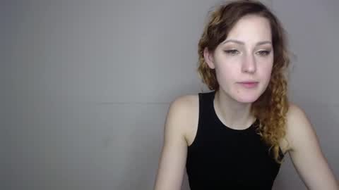 Erdbeeren mit Sahne online show from 12, 1, 2025