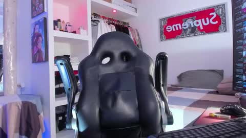 Snapshot of eren_blade_ chatting on 27, 9, 2025 Tht BOSS Eren online show from 27, 9, 2025