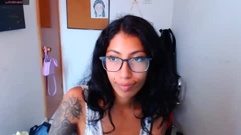 Snapshot of eren_mikasa chatting on 14, 4, 2026 sofia online show from 14, 4, 2026