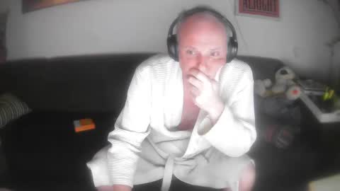 Snapshot of eric204 chatting on 2, 2, 2025 Eric online show from 2, 2, 2025