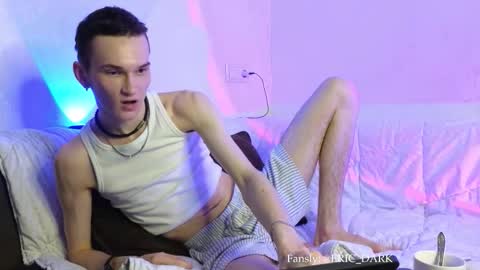 Snapshot of eric_dark chatting on 14, 9, 2025 Eric online show from 14, 9, 2025