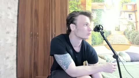 Snapshot of eric_the_vikking chatting on 2, 10, 2025 Eric online show from 2, 10, 2025