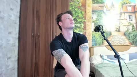 Snapshot of eric_the_vikking chatting on 8, 10, 2025 Eric online show from 8, 10, 2025