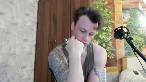 Snapshot of eric_the_vikking chatting on 11, 10, 2025 Eric online show from 11, 10, 2025