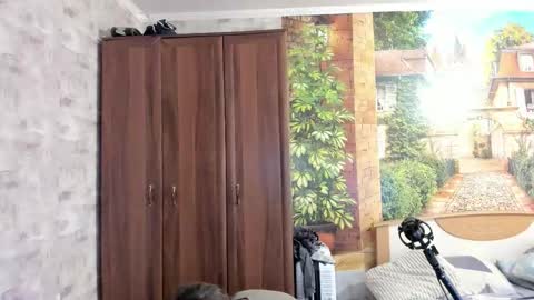 Snapshot of eric_the_vikking chatting on 17, 10, 2025 Eric online show from 17, 10, 2025