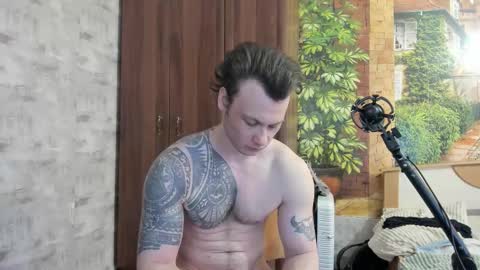 Snapshot of eric_the_vikking chatting on 18, 11, 2025 Eric online show from 18, 11, 2025