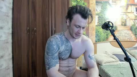 Snapshot of eric_the_vikking chatting on 25, 11, 2025 Eric online show from 25, 11, 2025