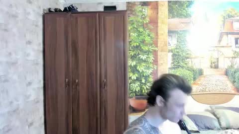 Snapshot of eric_the_vikking chatting on 4, 12, 2025 Eric online show from 4, 12, 2025