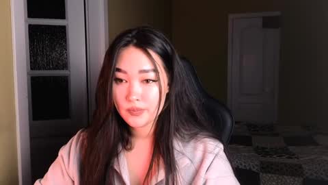 Erica Wayne online show from 5, 1, 2025