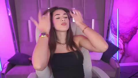 Snapshot of ericasin chatting on 18, 11, 2025 Erica online show from 18, 11, 2025