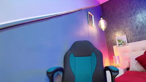   online show from 27, 2, 2025