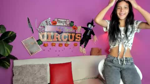 Snapshot of erika1717 chatting on 30, 10, 2025 erika1717 online show from 30, 10, 2025