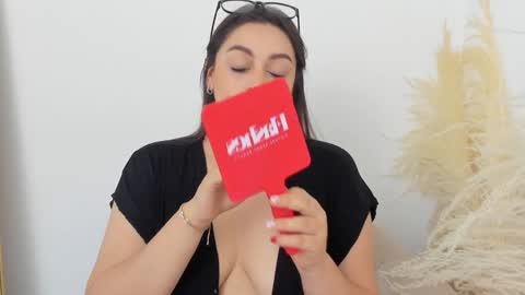 Erika Mendez online show from 3, 12, 2024