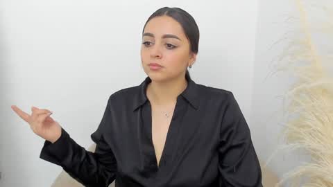 Erika Mendez online show from 23, 12, 2024