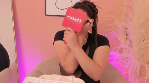 Erika Mendez online show from 9, 1, 2025