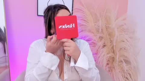 Erika Mendez online show from 25, 2, 2025