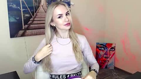 Snapshot of erikagavin chatting on 29, 10, 2025 Erika online show from 29, 10, 2025