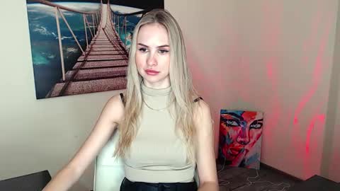 Snapshot of erikagavin chatting on 31, 10, 2025 Erika online show from 31, 10, 2025