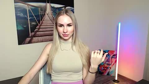 Snapshot of erikagavin chatting on 14, 11, 2025 Erika online show from 14, 11, 2025