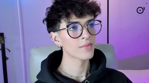   online show from 14, 11, 2025