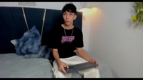 Snapshot of ero_boy40 chatting on 19, 5, 2026 ero_boy40 online show from 19, 5, 2026