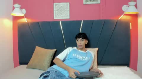 Snapshot of ero_boy40 chatting on 22, 5, 2026 ero_boy40 online show from 22, 5, 2026