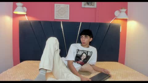 Snapshot of ero_boy40 chatting on 29, 5, 2026 ero_boy40 online show from 29, 5, 2026