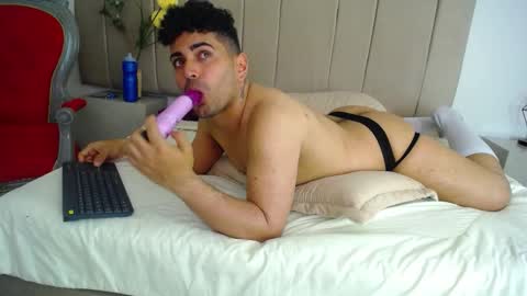 Snapshot of eros_kai chatting on 18, 10, 2025 Eros Kai online show from 18, 10, 2025