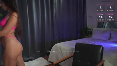 SOFIA  DAMIEN   PVT MODEL online show from 9, 9, 2025