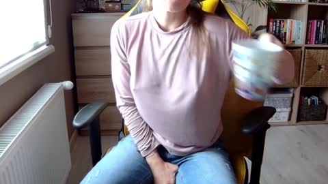 Snapshot of erotic_vibe chatting on 17, 12, 2024 Melissa online show from 17, 12, 2024