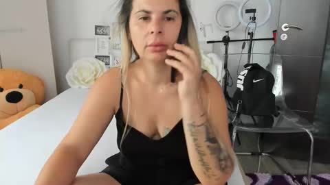 eroticsensualkitty4u online show from 10, 9, 2025