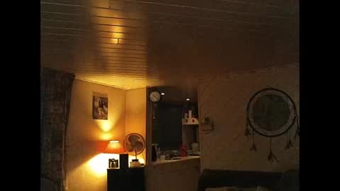 Erwins room welcome sound on online show from 9, 3, 2025