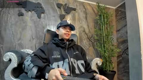 Snapshot of eryonbradley chatting on 12, 9, 2025 Eryon online show from 12, 9, 2025