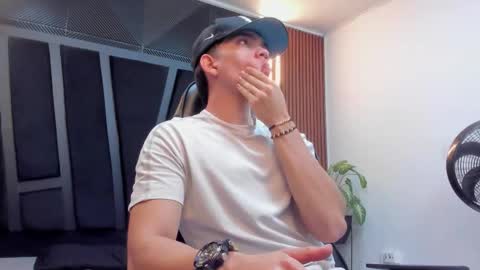 Snapshot of eryonbradley chatting on 30, 9, 2025 Eryon online show from 30, 9, 2025