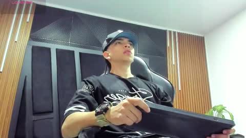 Snapshot of eryonbradley chatting on 2, 10, 2025 Eryon online show from 2, 10, 2025