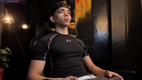 Snapshot of eryonbradley chatting on 12, 11, 2025 Eryon online show from 12, 11, 2025