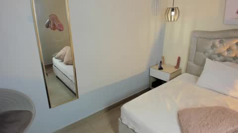 Escarlet online show from 18, 9, 2025