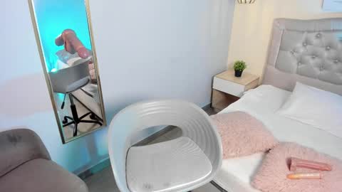 Escarlet online show from 7, 10, 2025