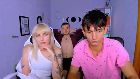 Snapshot of esma_shine chatting on 14, 9, 2025 esma_shine online show from 14, 9, 2025